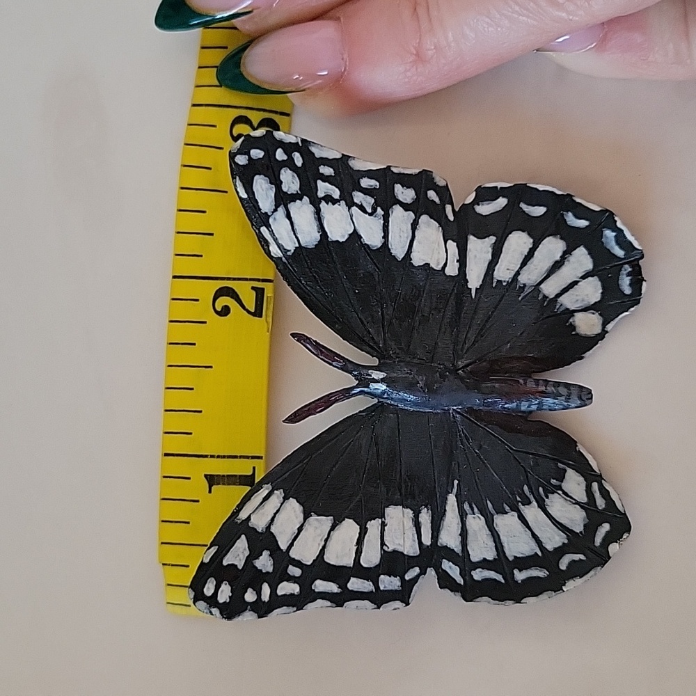 Butterfly Pin Brooch - Picture 5 of 5